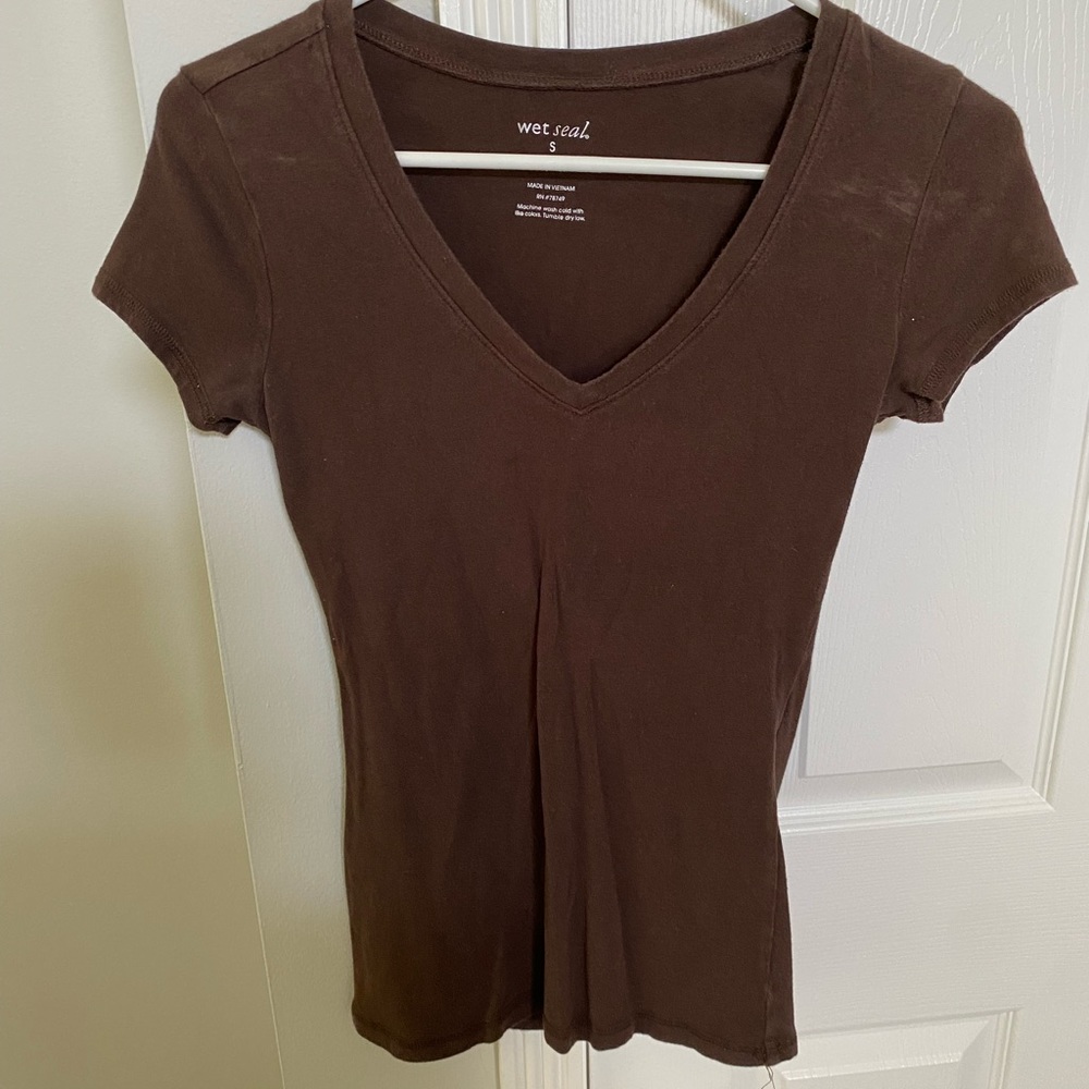 Brown v neck t shirt